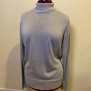 Westbound | Shimmery Sliver Long Sleeve Turtle Neck Top L 🪙